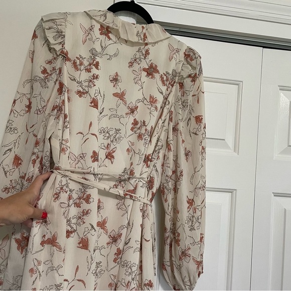 Jacquie The Label Long Sleeve Sheer Wrap Dress Cream Floral Size Small - Picture 9 of 10